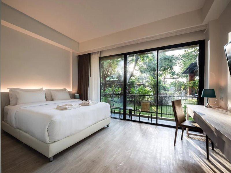 Trex Buriram Boutique Hotel Exteriör bild