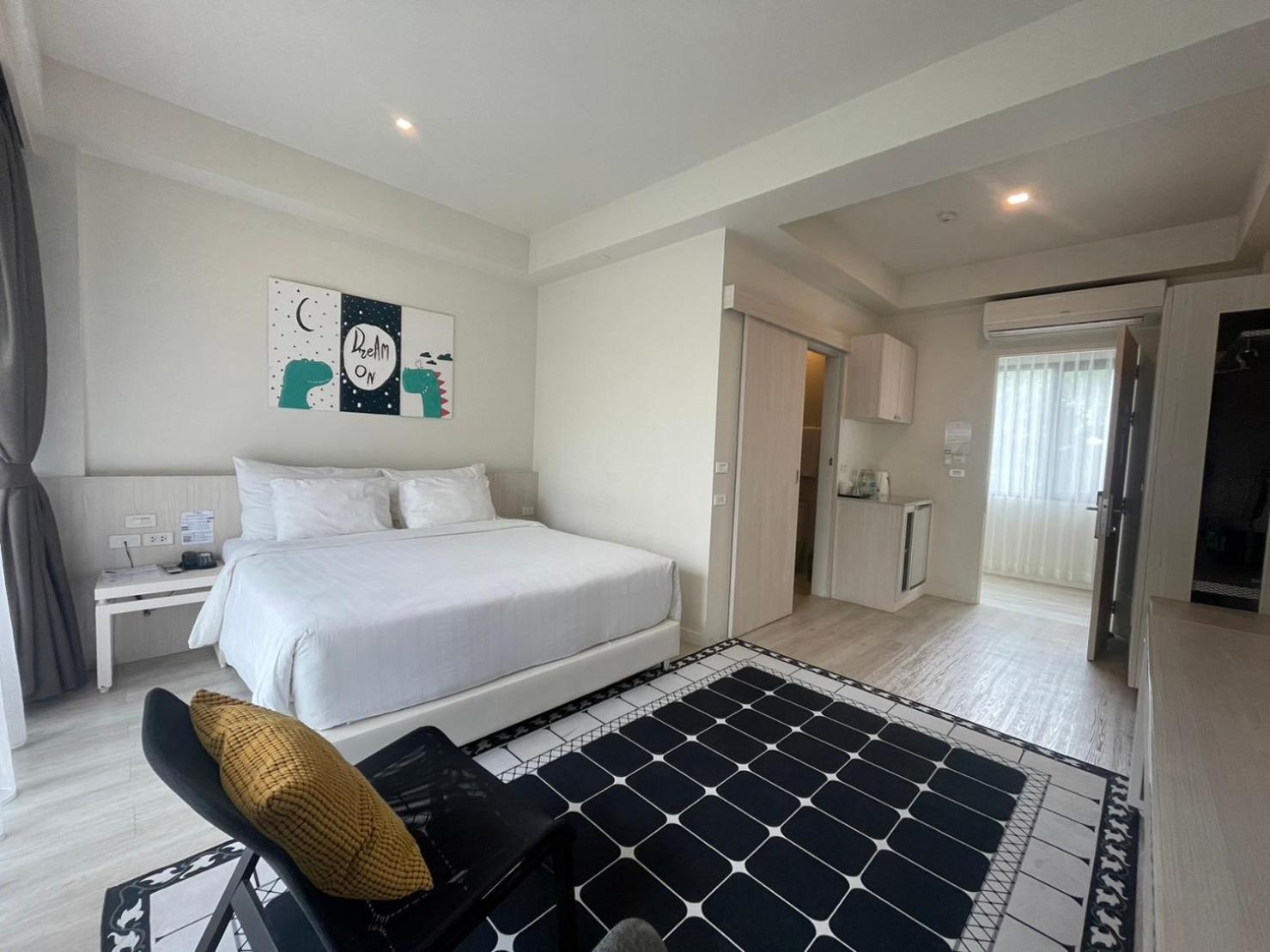 Trex Buriram Boutique Hotel Exteriör bild