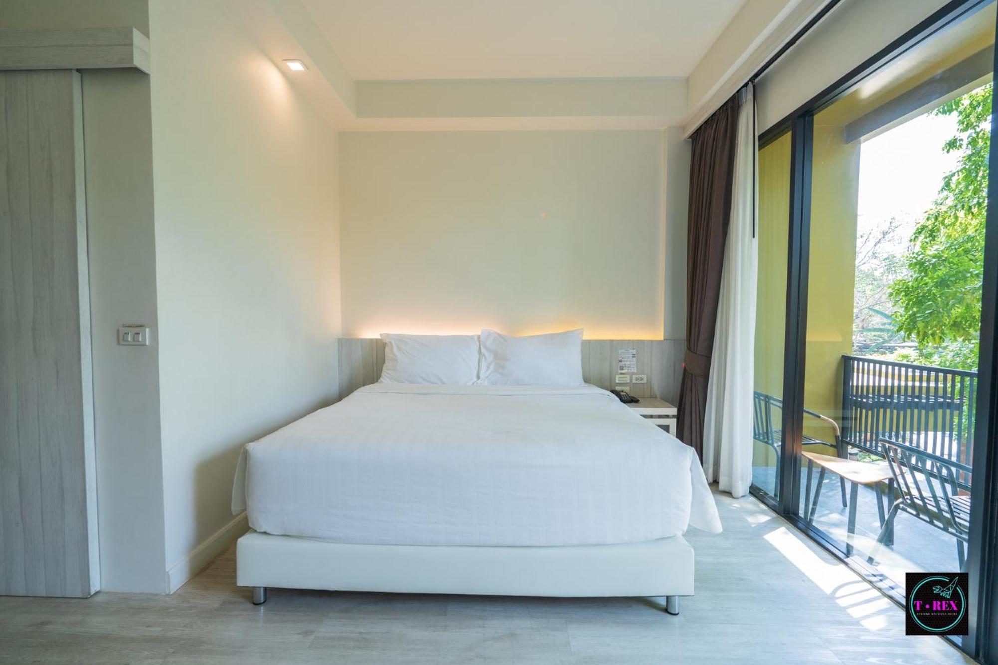 Trex Buriram Boutique Hotel Exteriör bild