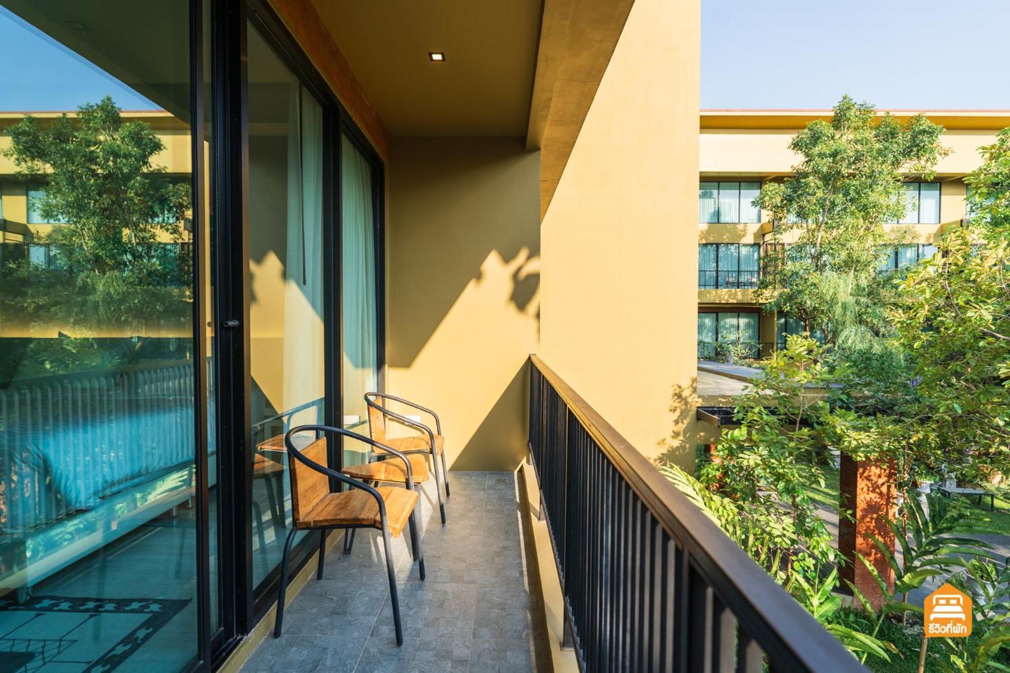 Trex Buriram Boutique Hotel Exteriör bild