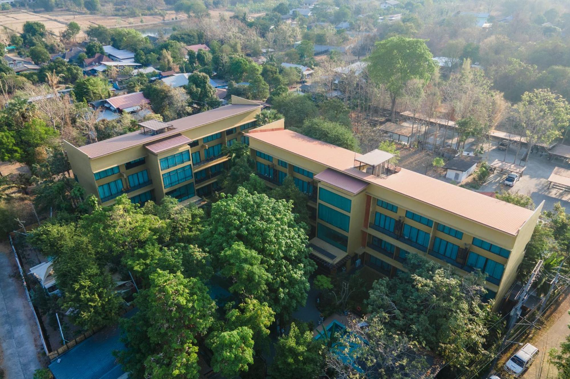 Trex Buriram Boutique Hotel Exteriör bild