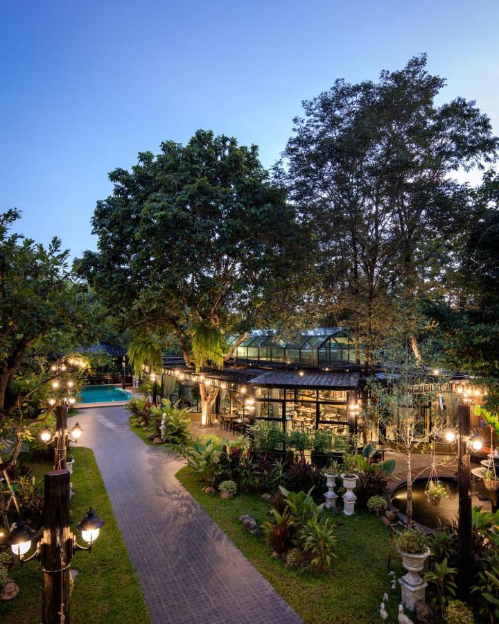 Trex Buriram Boutique Hotel Exteriör bild